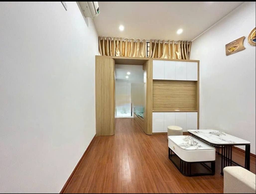 Cho thuê căn hộ Tập thể tầng 3 Lò Đúc 2 ngủ, 7 triệu - Ảnh chính